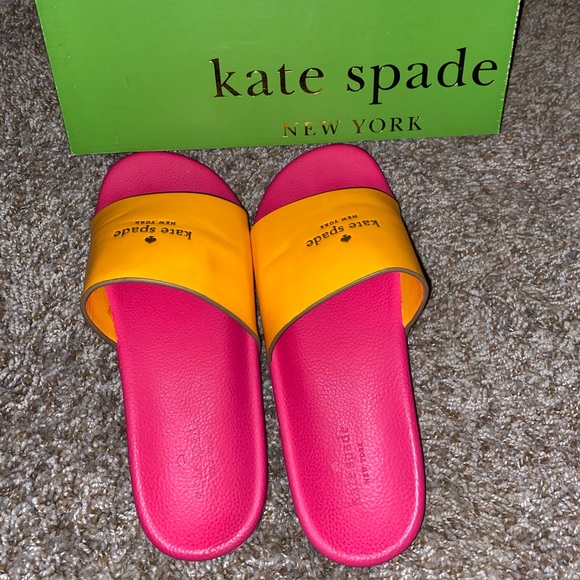 Michael Kors, Kate Spade & more brands - Picture 12 of 12